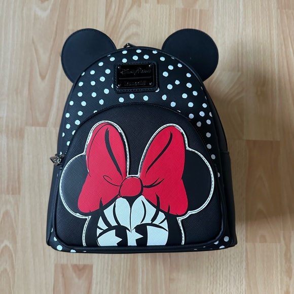 LoungeFly Minnie Mouse Backpack NWT - Picture 1 of 6